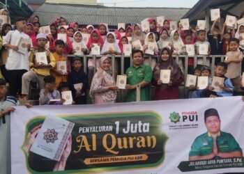 Berantas Buta Huruf Al-Qur’an, Pemuda PUI Bandung Barat Tebar 1 Juta Mushaf Qur’an di KBB