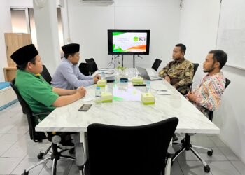 Silaturahmi dan Kolaborasi Pemuda PUI KBB dengan Wakaf Produktif Darut Tauhid: Bersama Menyalurkan Satu Juta Quran di KBB