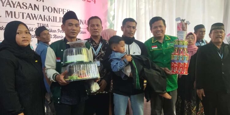 emuda PUI Kabupaten Bandung Barat (KBB) sukses menggelar peringatan Maulid Nabi Muhammad SAW yang dirangkaikan dengan kegiatan bakti sosial serta khitanan massal gratis.