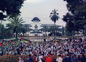 Puluhan Ribu Massa Turun ke Jalan Dukung Kemerdekaan Palestina