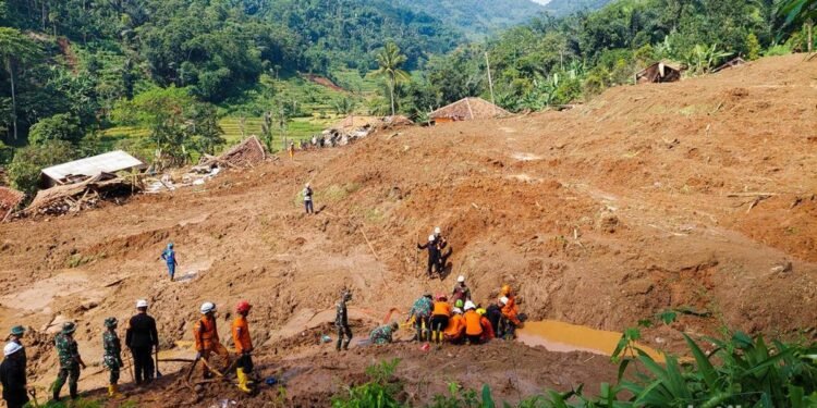 Longsor di Rongga Bandung Barat, 1 Santri Meninggal
