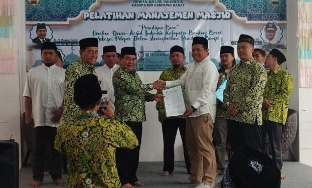 Julhayadi dilantik Jadi Ketua DMI Parongpong, Siap Jadikan Masjid Sebagai Pusat Peradaban